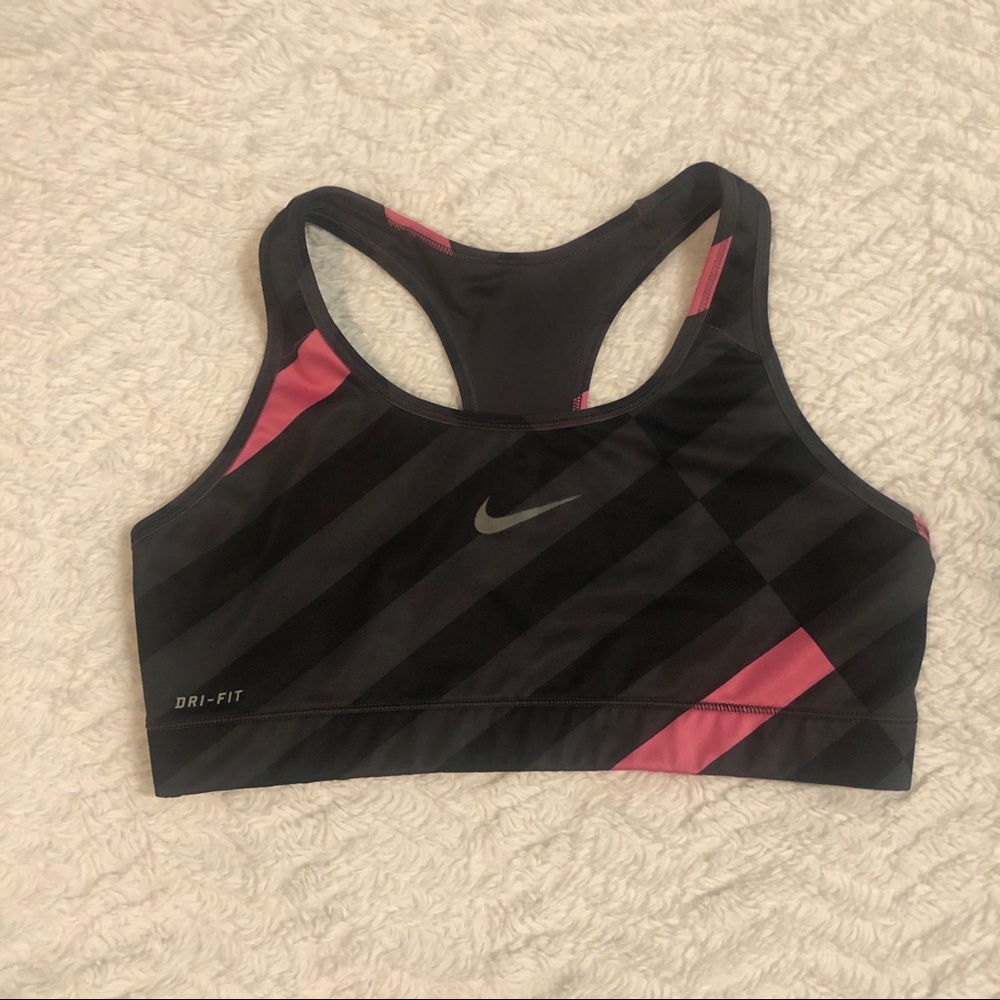 sports bra